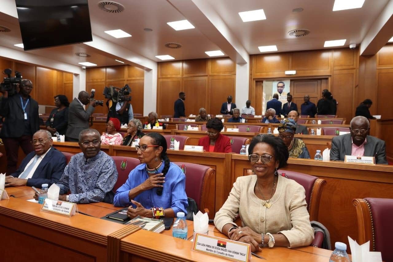 JOÃO LOURENÇO PRESIDE REUNIÃO DO CONSELHO DE HONRA DO MPLA