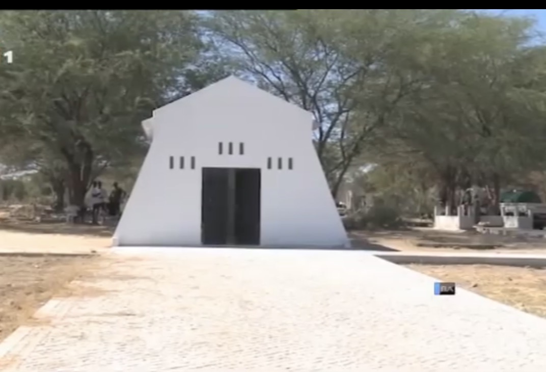 CAMPAS VANDALIZADAS NO ANTIGO CEMITÉRIO DO CUANHAMA